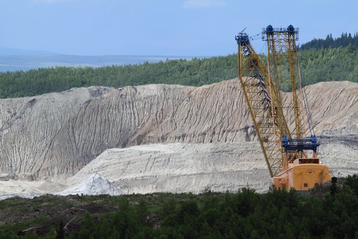 This giant electric dragline is a crucial component of the <a href="http://www.groundtruthtrekking.org/Issues/AlaskaCoal/UsibelliCoalMine.html">Usibelli coal mines</a> operation.
